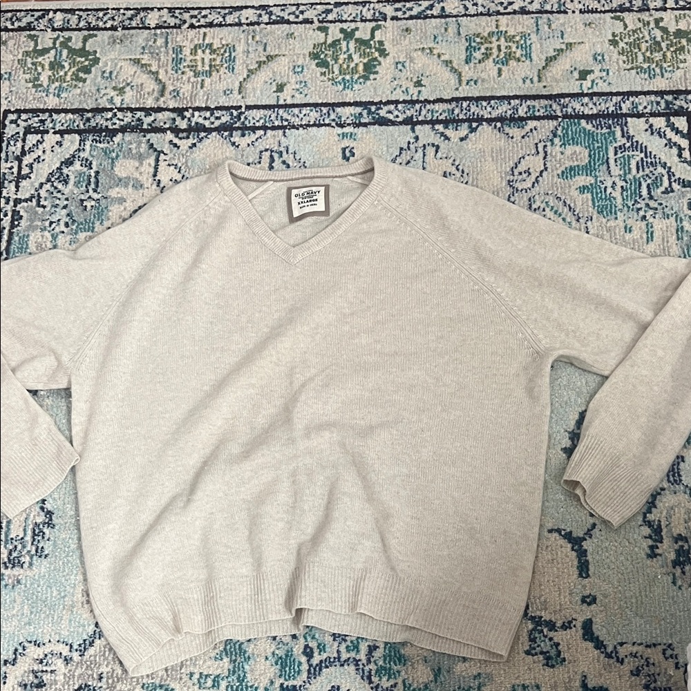 100% cashmere V-Neck Sweater